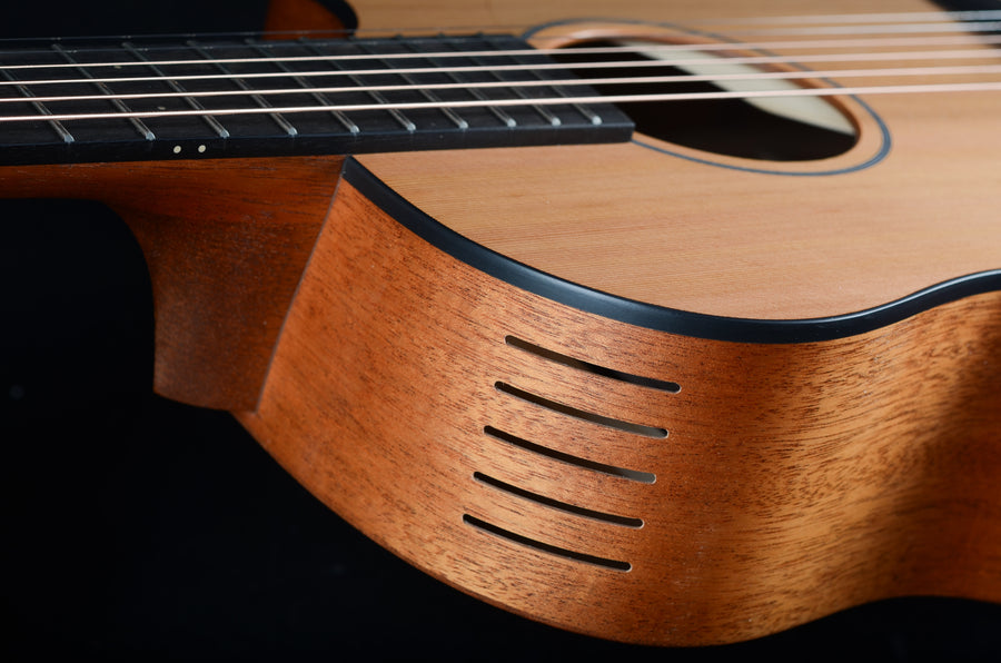 Furch Pioneer-CM a Travel Guitar - Western Red Cedar/African Mahogany