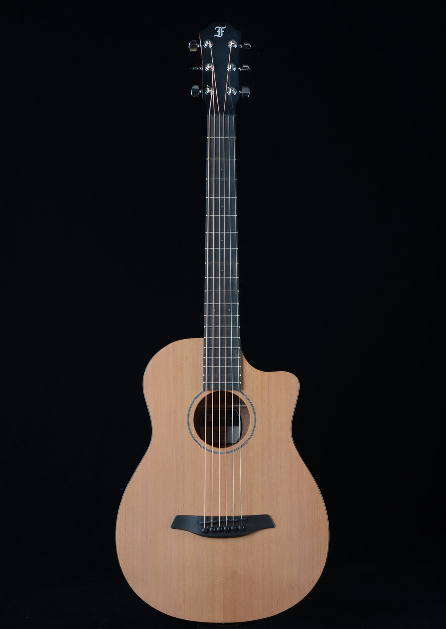 Furch Pioneer-CM a Travel Guitar - Western Red Cedar/African Mahogany