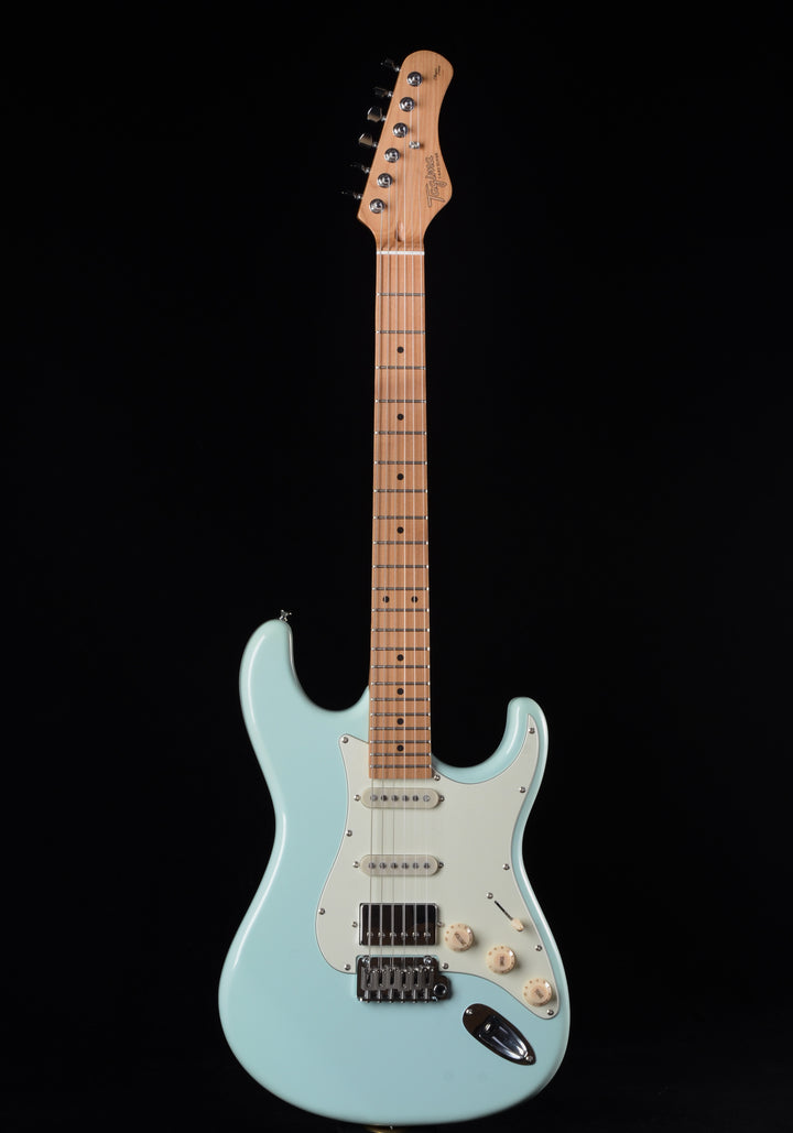 Tagima Classic Series T-640 Super HSS - Sonic Blue with Antique White Pickguard