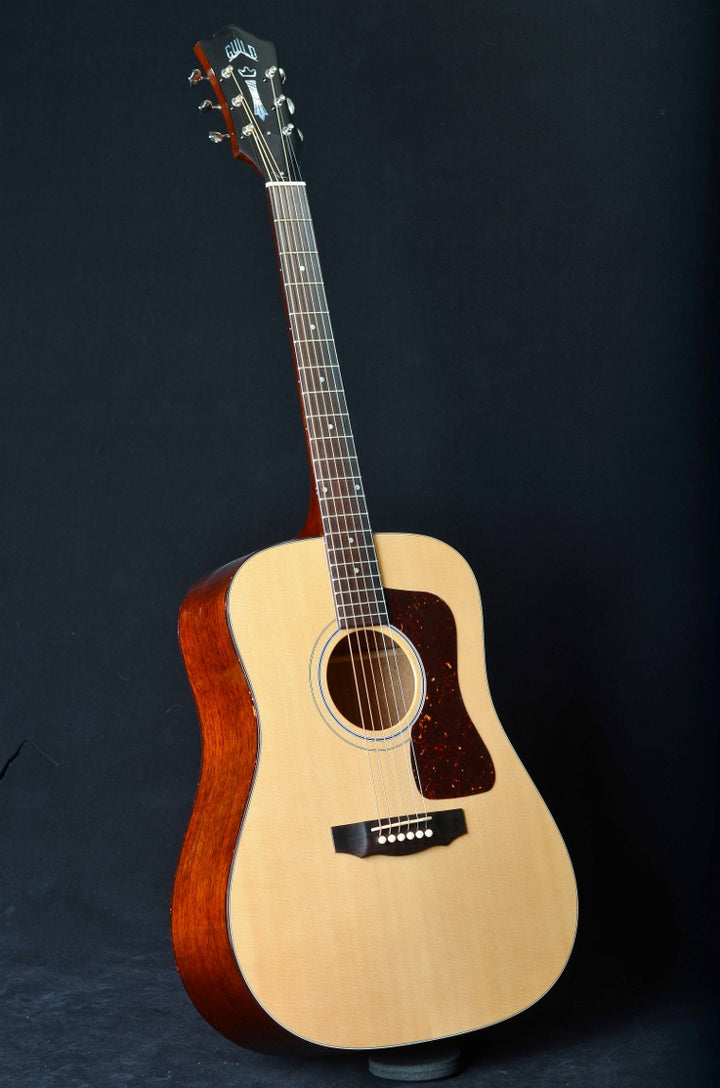 Guild USA D-40 Traditional - Natural