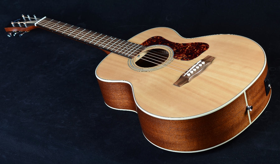 Guild Westerly Collection Jumbo Junior Mahogany