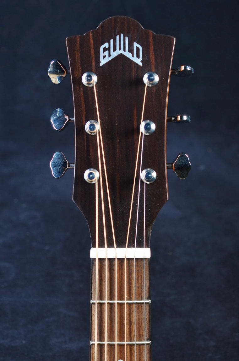 Guild Westerly Collection Jumbo Junior Mahogany