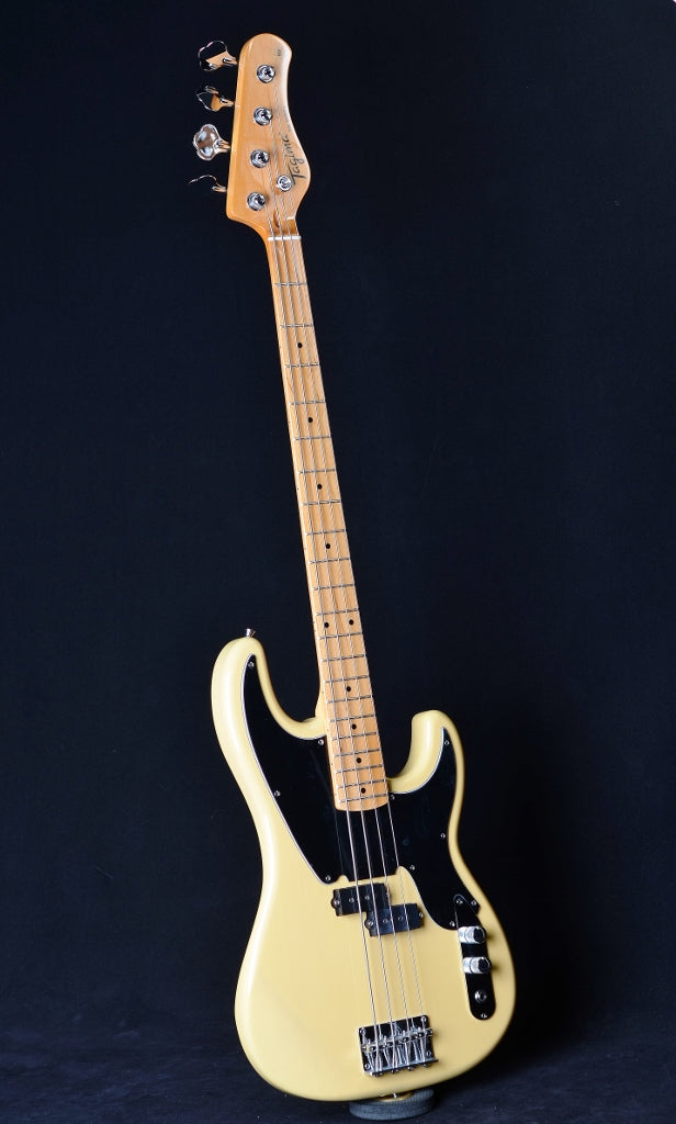 Tagima TW-66 Telecaster Bass - Butterscotch with Black Pickguard